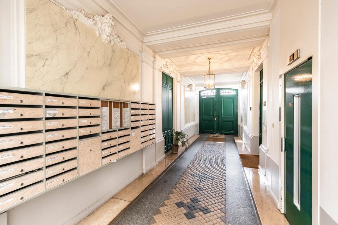 Tourville - Tres Beau Studio - Bail Mobilite Paris Exterior photo